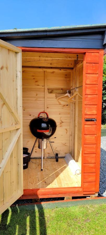 Small Cozy Shepherd Hut 20 By 7 Feet With Boxed In High Double Bed Balmacara Dış mekan fotoğraf